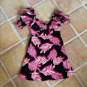Who What Wear Black and Pink Leaf Dress